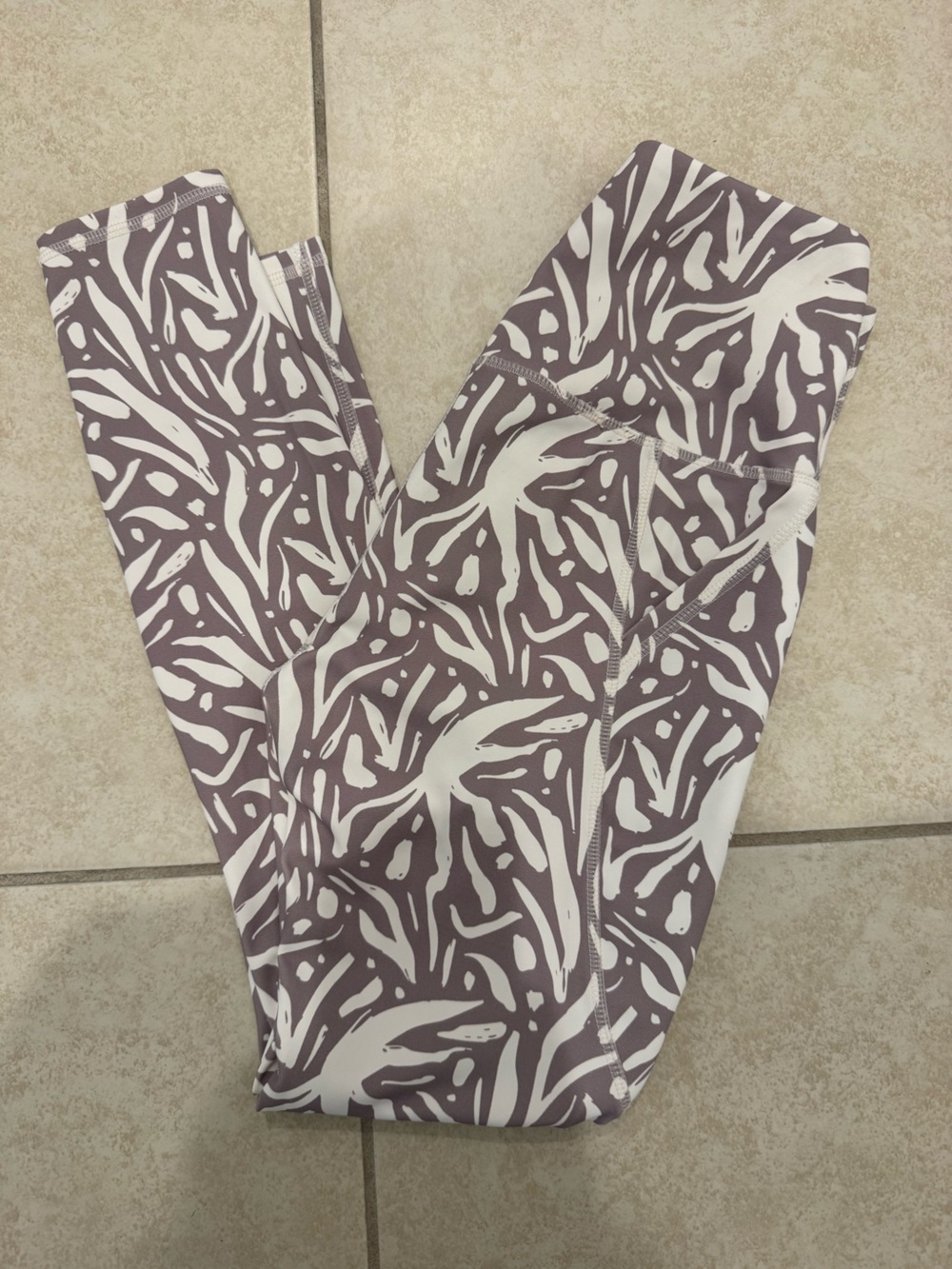 NWOT Move Theology High-Rise Patterned Leggings in Mauve and White
